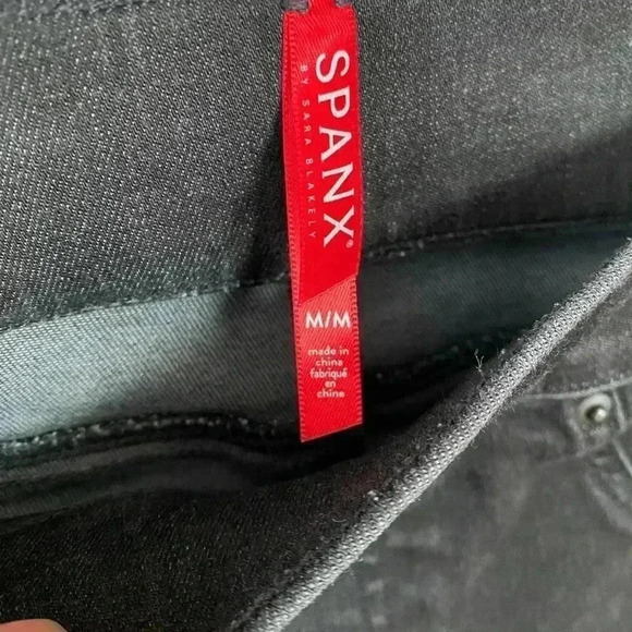 SPANX Vintage Distressed Skinny Jeans - Picture 4 of 9